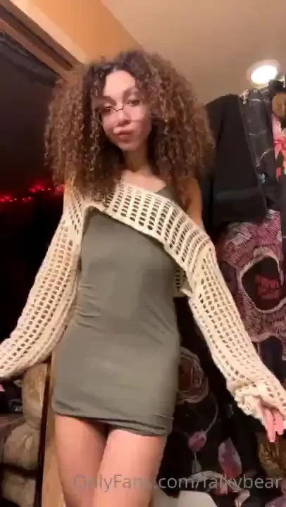 Girl bulges are so sexy 