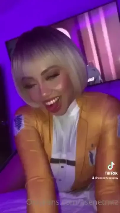 Like si quieren ver fotos hot de attack on titan 