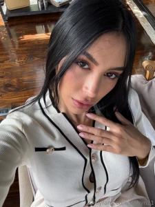 I love tiny skirts that show my perfect ass part 1