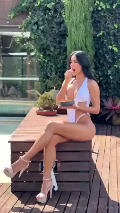 If you like strawberries you re gonna love how i taste 