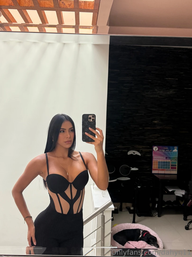 Be honest does this outfit make you stare a little too long 