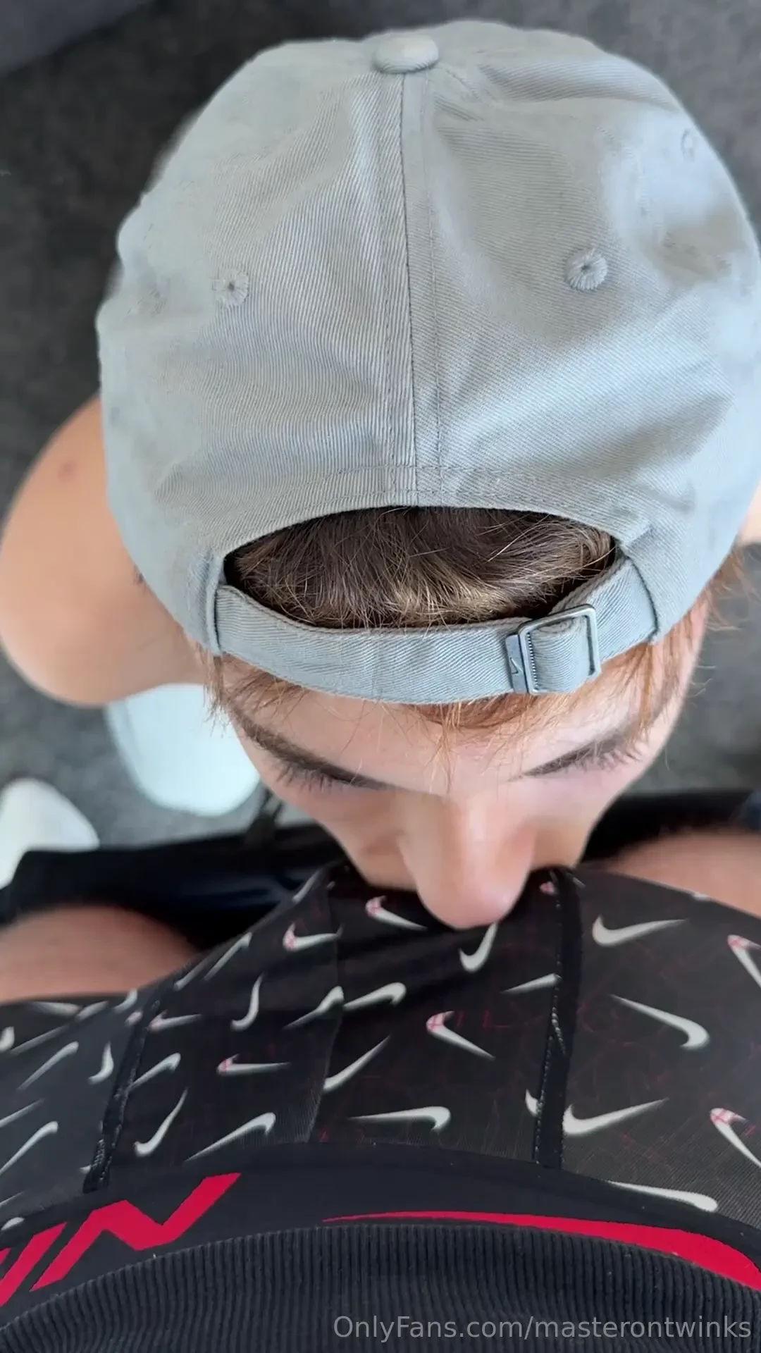 Check out the other clip bnnytwnk just posted of me fucking his throat 