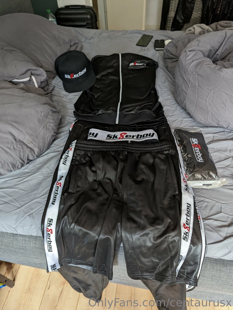 Seeling some sk8erboy stuff size s dm only the socks are not used 