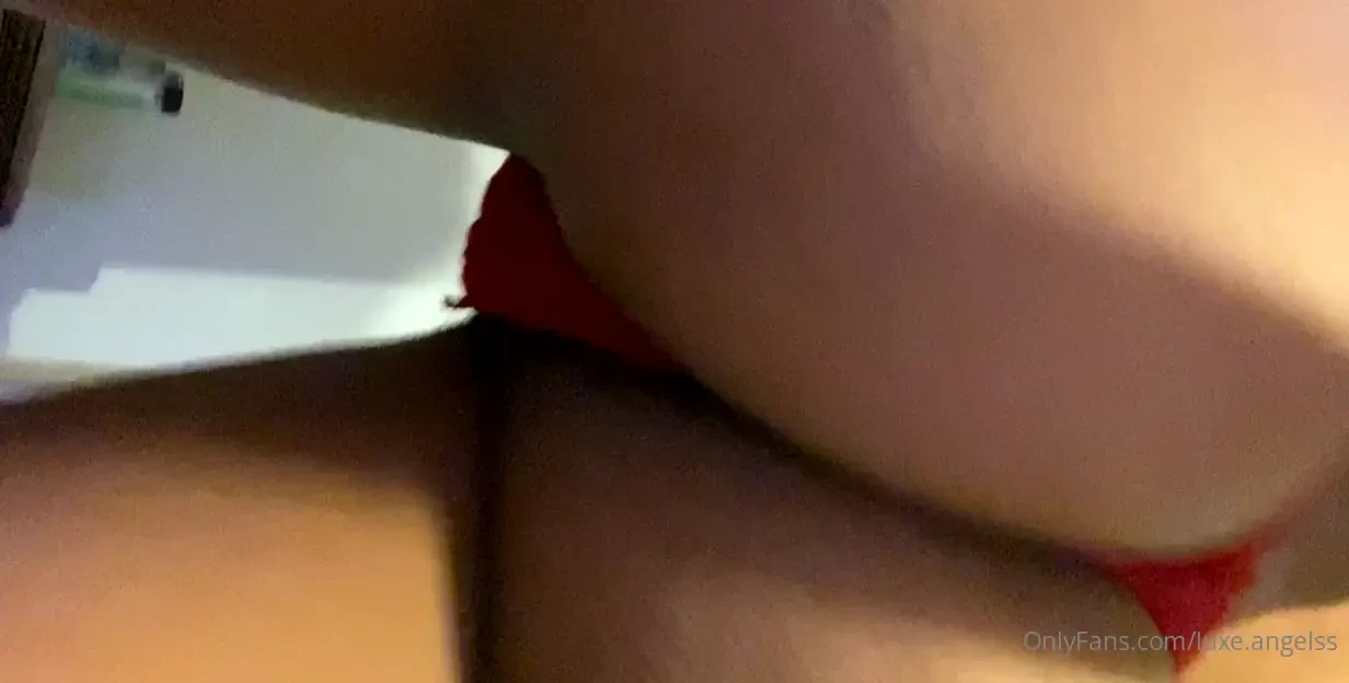 Watch me play w my fat little 