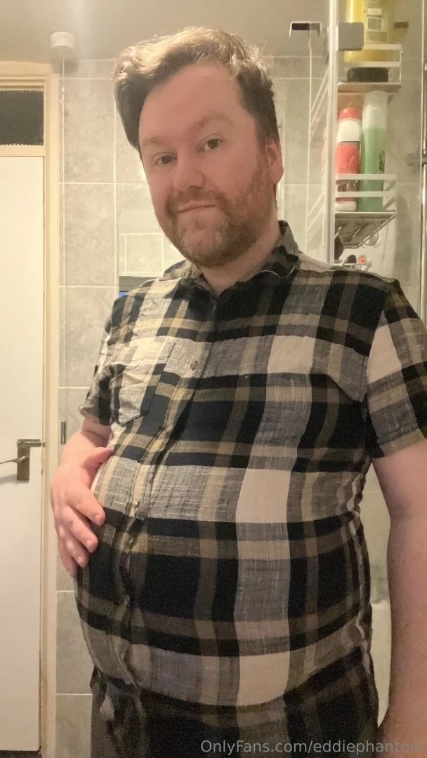 Some more modelling of old clothing for your delectation 