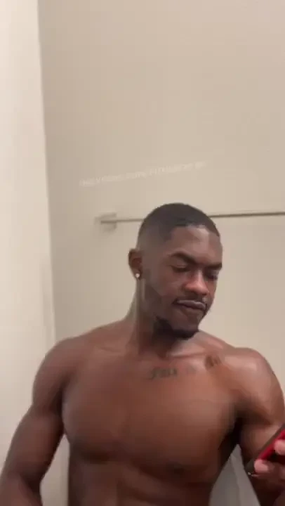 Cumonday my face be looking crazy af please lick me clean 