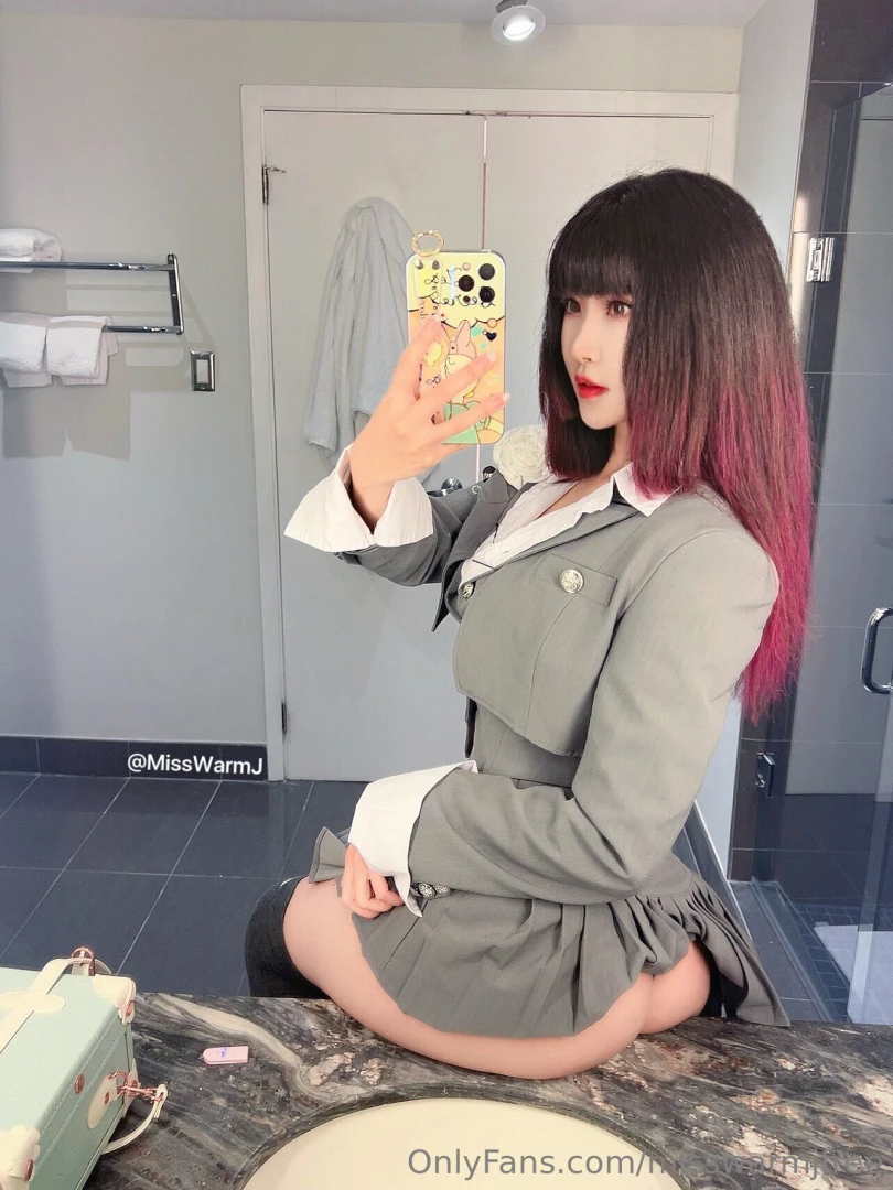 I am so into school uniforms what s your favourite dressing style of 