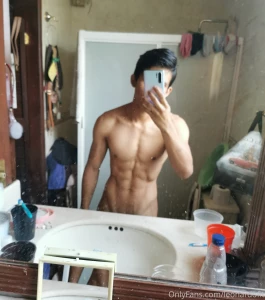 Acabe mi clase desnudo