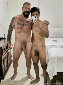 El hijo con su daddy roccosteelenyc despues de su leche diaria