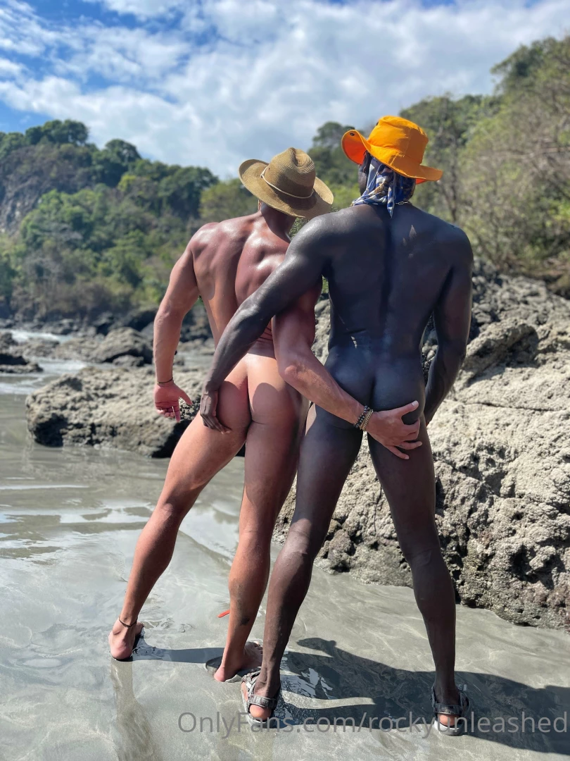 If you like what you see take your hands and grab it jockazz 