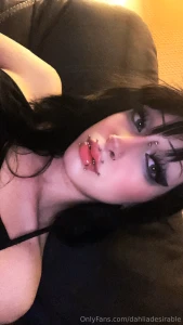 I did my makeup today heheh do you guys like it 3