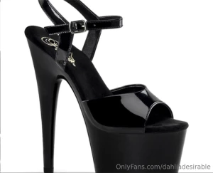 I added some of my dream heels to my throne wishlist soo tell me which part 4