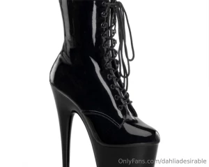 I added some of my dream heels to my throne wishlist soo tell me which part 3