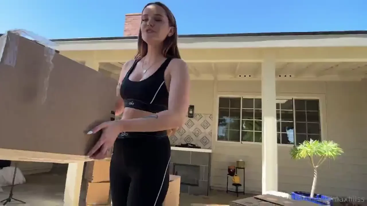 Moving step-sister chloe foxxe gets facial as going away gift my 