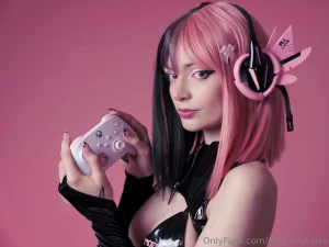 E-girl carry teaser sfw get five extra photos from the cover shoot and