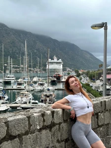 Which view is prettier me or the background