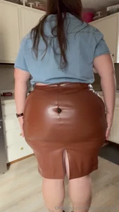 Leather skirt couldn t contain this huge ass