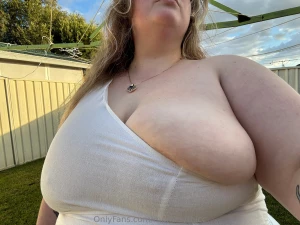 Do you like my new top it squeezes my tits for me allll day