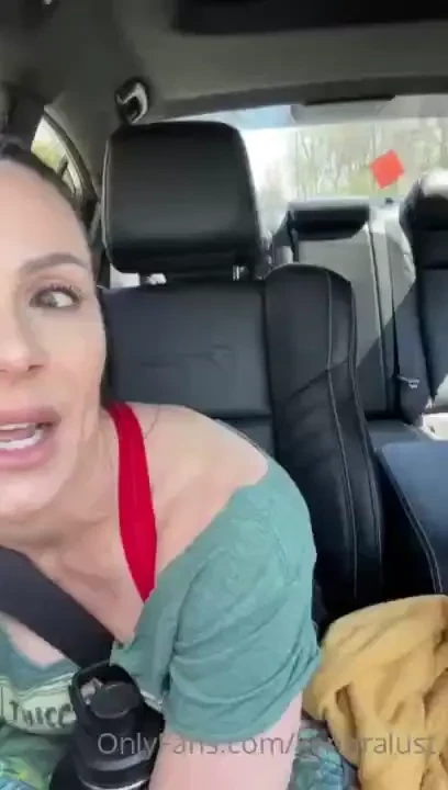 Who else gets turned on by fast cars 