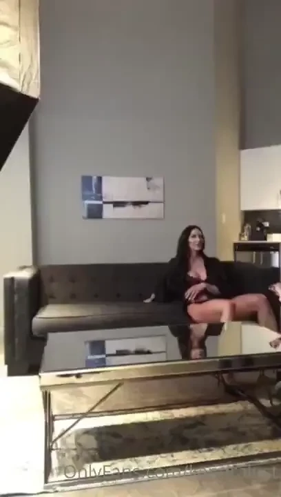 Comment ideas below for my next photoset 