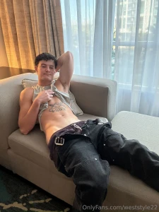 Still not over how my v line looks in this