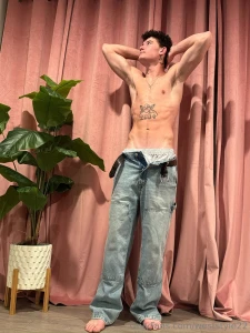 How s the physique lookin part 2