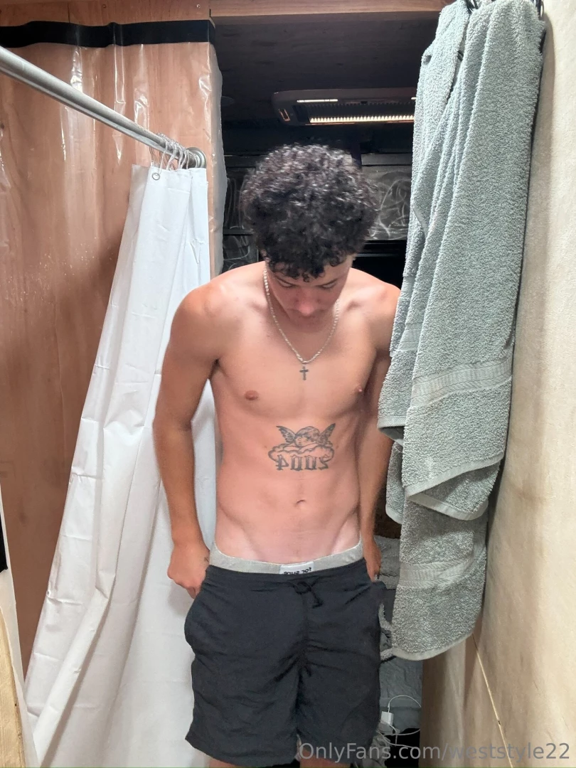 If a hot guy tells me to strip tf am i gonna do listen 