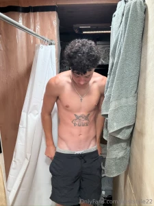 If a hot guy tells me to strip tf am i gonna do listen