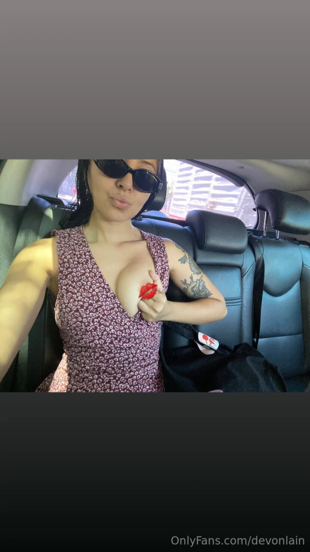 Nudes on the car 