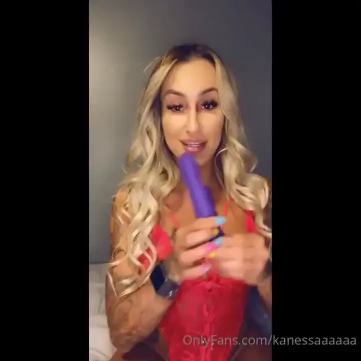 None of my toys came today so i was so horny i used 4 of my other ones 