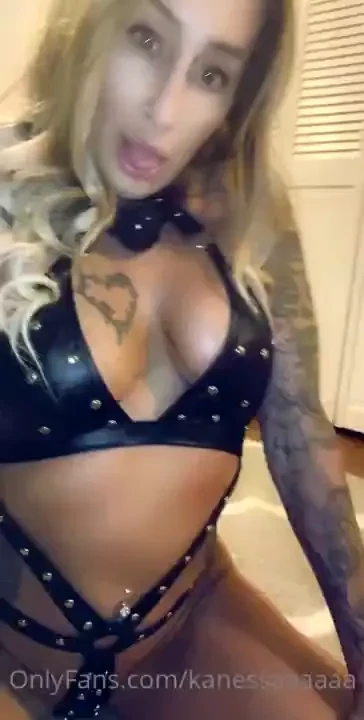 Biting down on this while you fuck the shit out of me sounds soooo part 9 