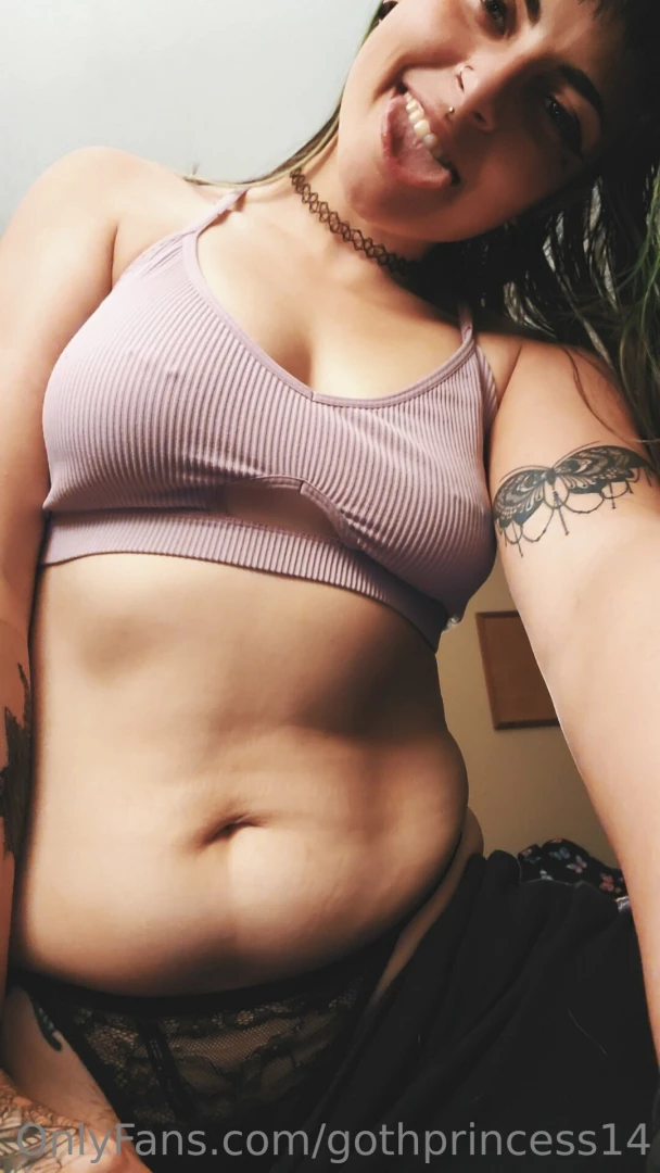 Happy friday do you wanna play with me 