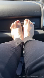What would daddy do if i put my feet on his truck