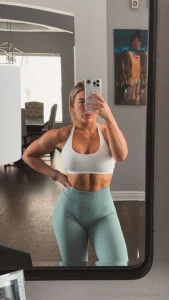 Wanna play a game tell me what s your favorite thing about me and i