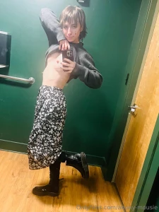 Am i the cutest girl working in this coffeeshop 1 like 1 of course