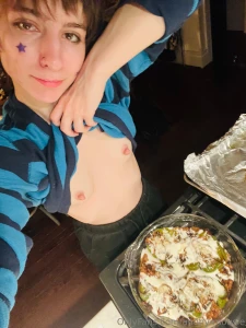 Baby i know i look cute but did you have to jizz on my casserole part 1