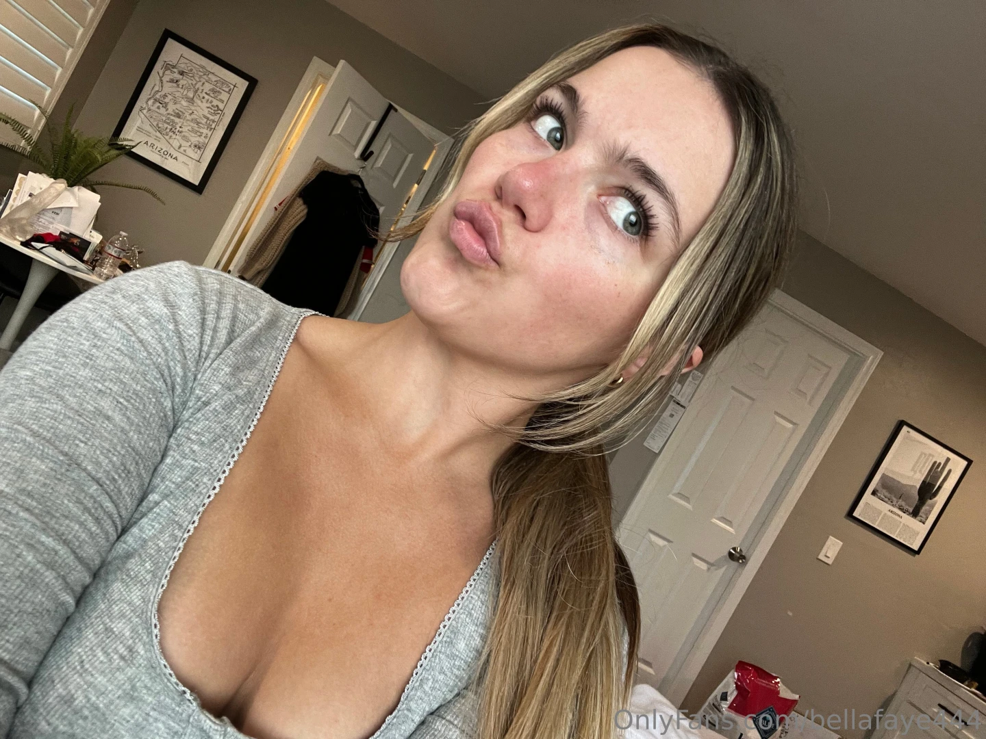 Solo live on here tonight at 8pm pst click my profile pic to join and 