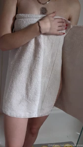 Wanna see me without my towel message me for the full nudes from my