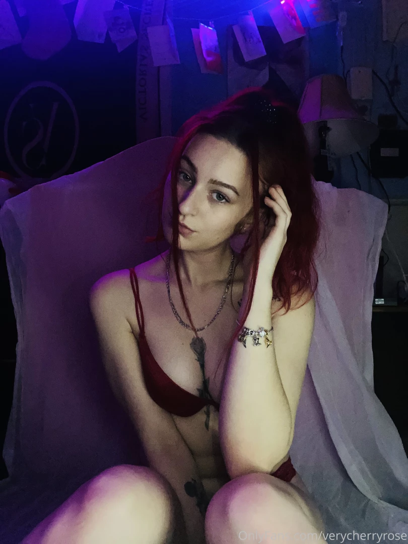 My snap got deleted but i made a new one verycherryrosee 