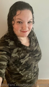 Do you like my look comment your favorite emoji below