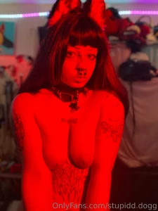 Does this light make my ass look fat i rlly think red is my color part 2