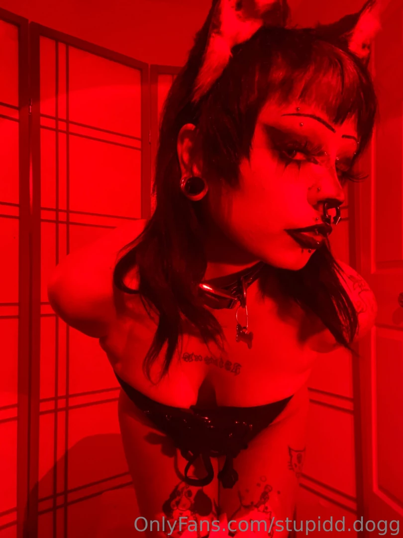 Just move my tail out of the way and rail me part 4 