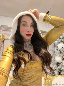 Revisa tus mensajes bebee te mande un video donde me la meten por el