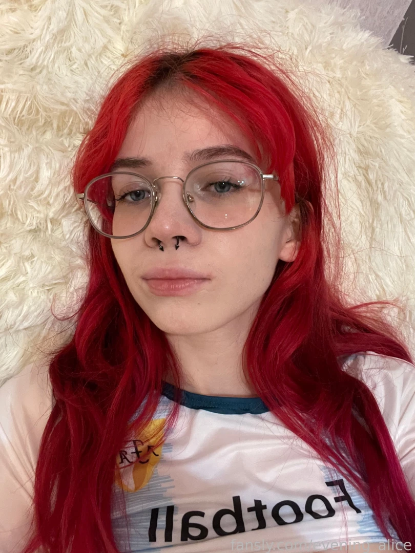 Omg being sick is so boring all i do is laying in bed can t wait to 