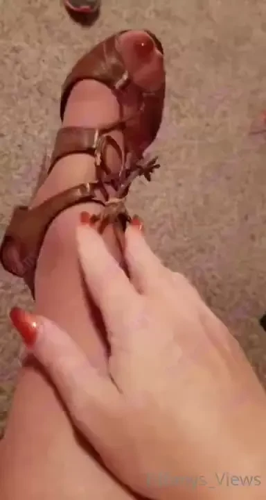 Can i sit in ur lap n we ll talk about the first thing that cums up 