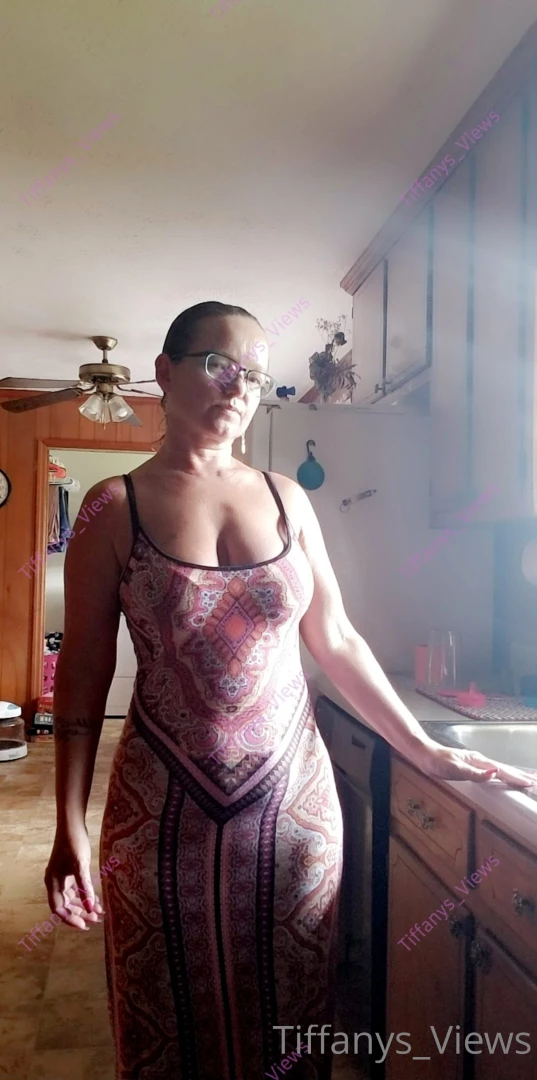 I am just me i don t use fake lashes or nails i might wear eyeliner n 