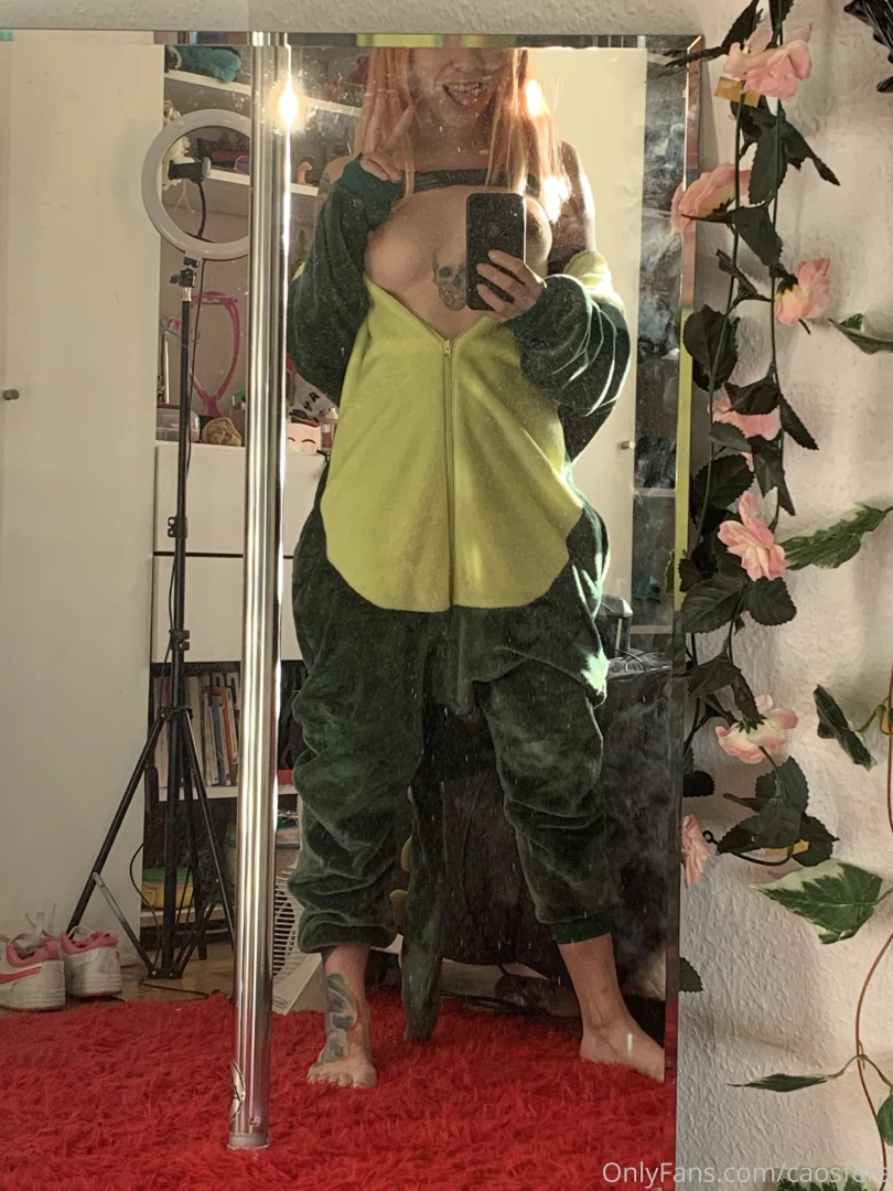 Soy un dinosaurio que quiere que la cojan duro part 1 