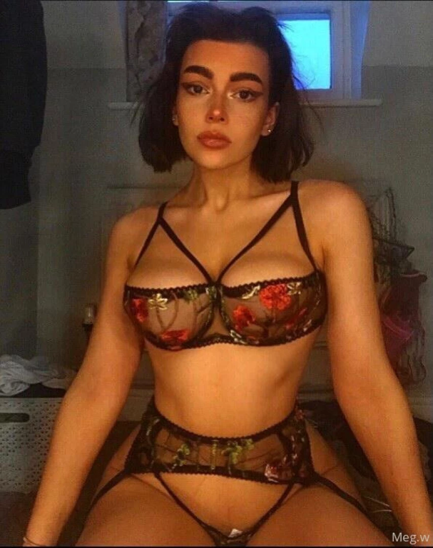 Go subscribe to this stunning girly shes is honestly gorgeous and her part 3 