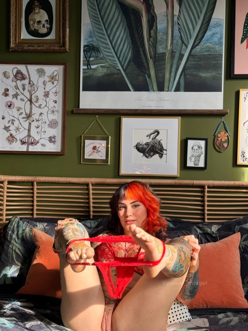 Come and grab my panties with your teeth 