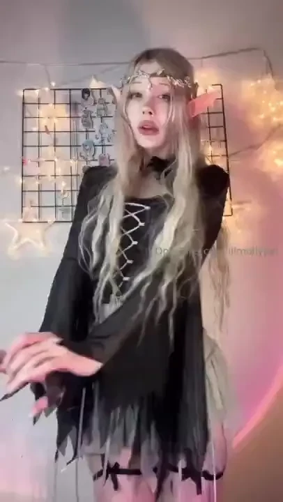 Molly the christmas elf lt 3 christmas is coming soon it s very 